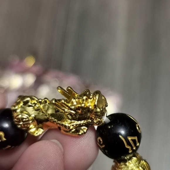 Black beads bracelets with gold detailing and dragon spacer - Picture 3 of 5